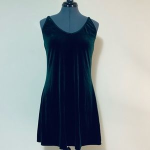 Elegant Emerald Green DENTELLE Velvet Dress
